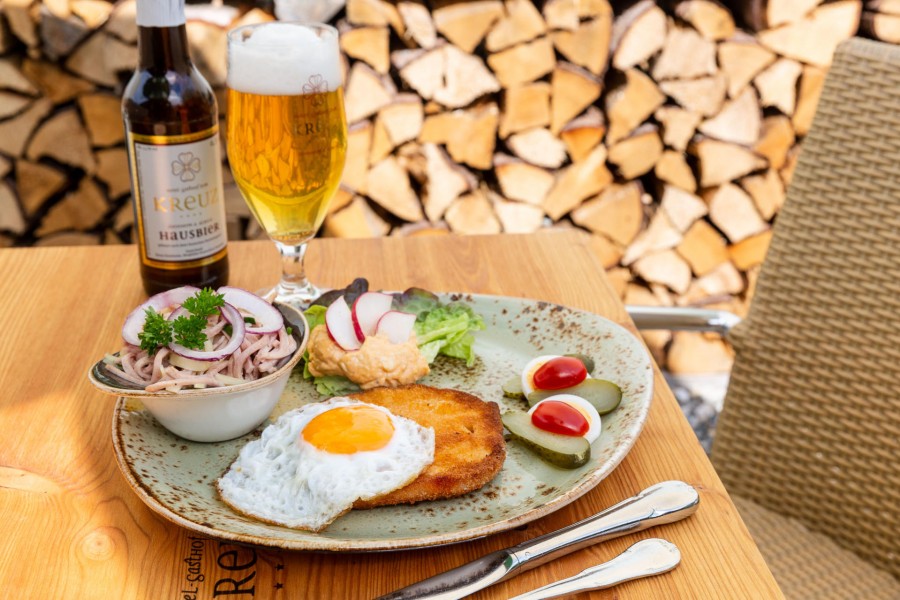 Biergarten-Teller Restaurant sKreuz Steinheim