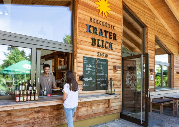 Essensausschank Berghütte Kraterblick sKreuz Steinheim