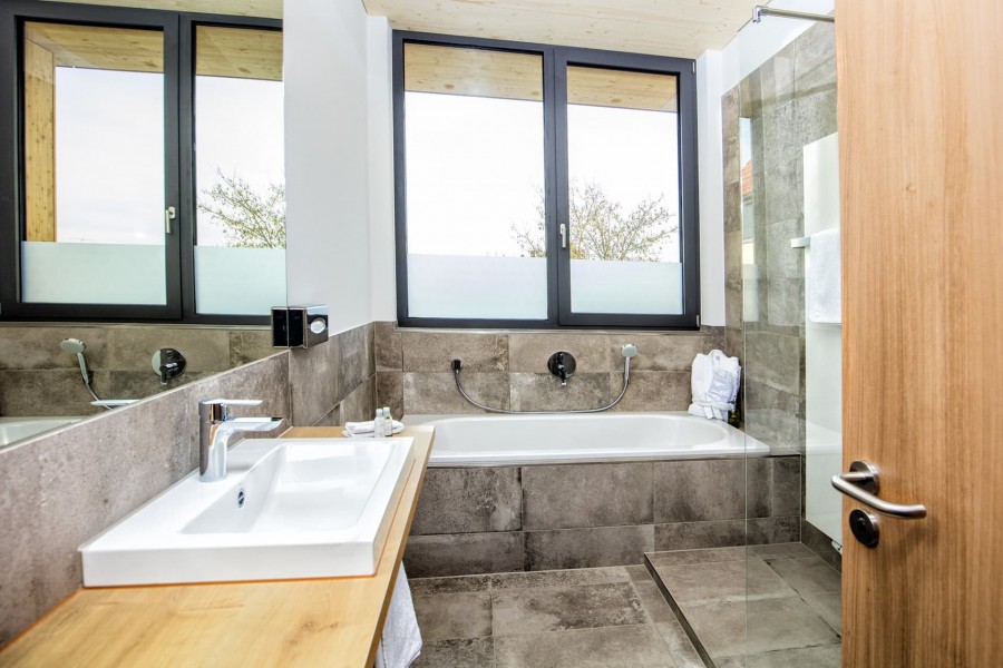 Juniorsuite Plus Badezimmer sKreuz Steinheim 